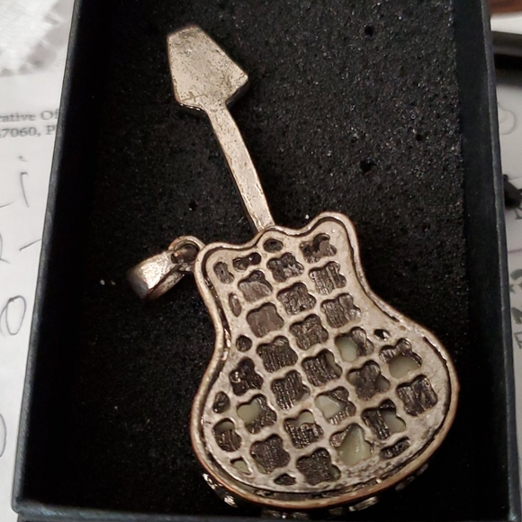 PENDANT - Picture 4 of 4